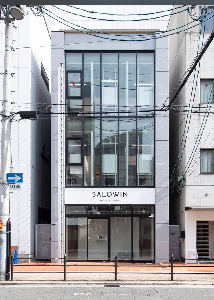 SALOWIN 梅田茶屋町North店の内観・外観1
