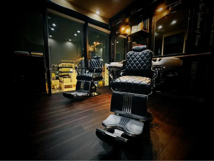 ヒロ銀座BARBERSHOP秋葉原店の内観・外観2