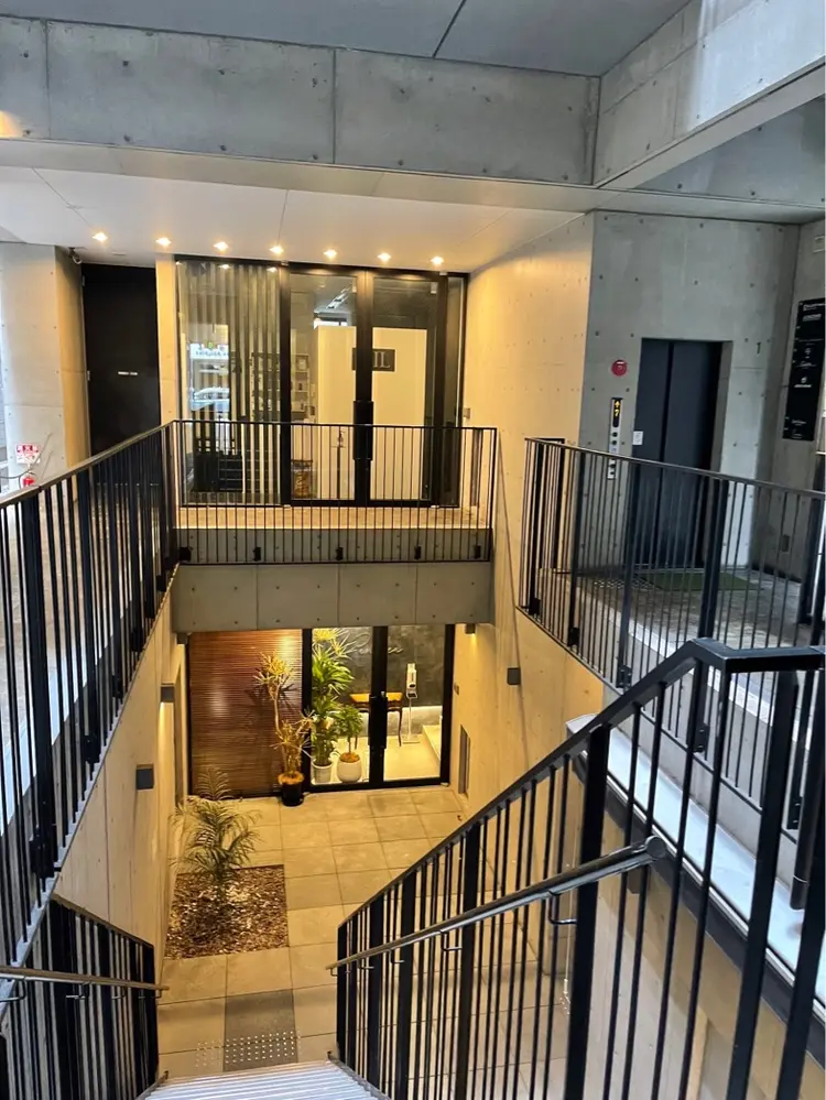 F’sLoungeの内観・外観2