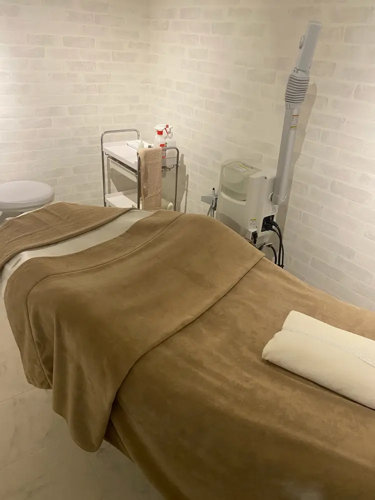 ＰＯＬＡ御堂筋本町駅前店の内観・外観3