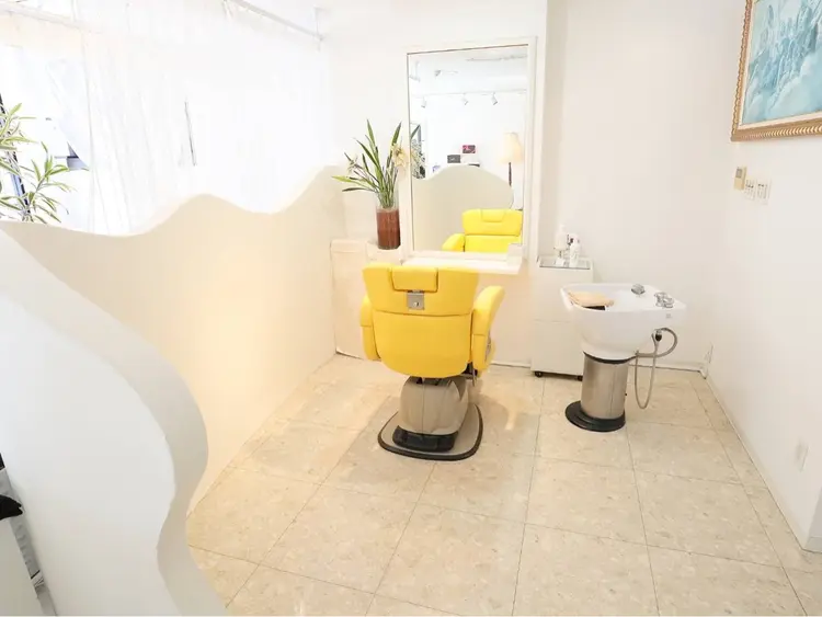 F lorisの内観・外観2