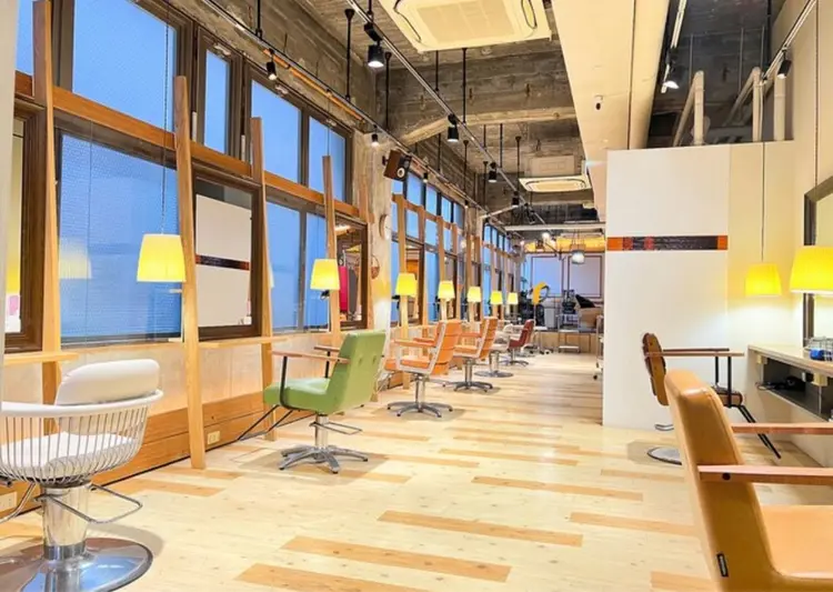 hair make DAISY LOTUSの内観・外観2