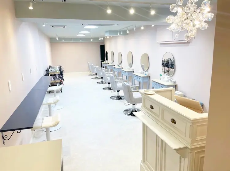 ヘアメイクpupeの内観・外観1