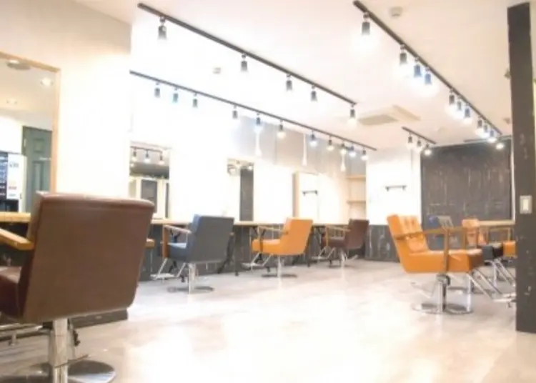 Aust hair Stella新宿の内観・外観1