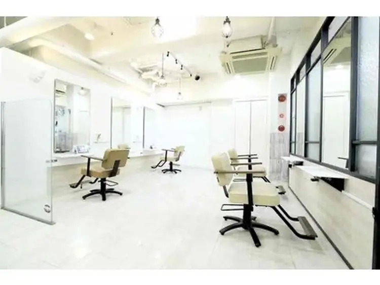 Hair make NEWYORK 千駄木店の内観・外観1