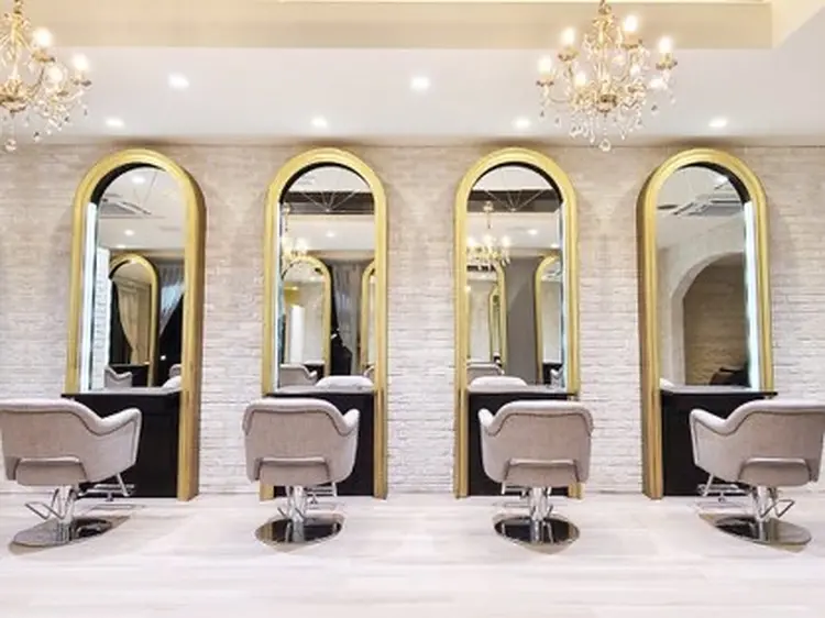 【髪質改善・縮毛矯正専門店】イリス茨木店の内観・外観1