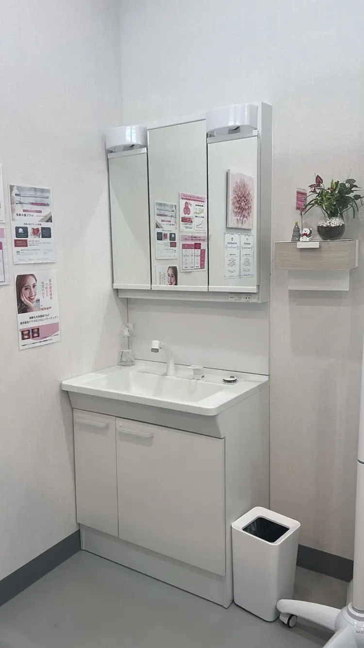 エクシアホワイトニング西条店の内観・外観2