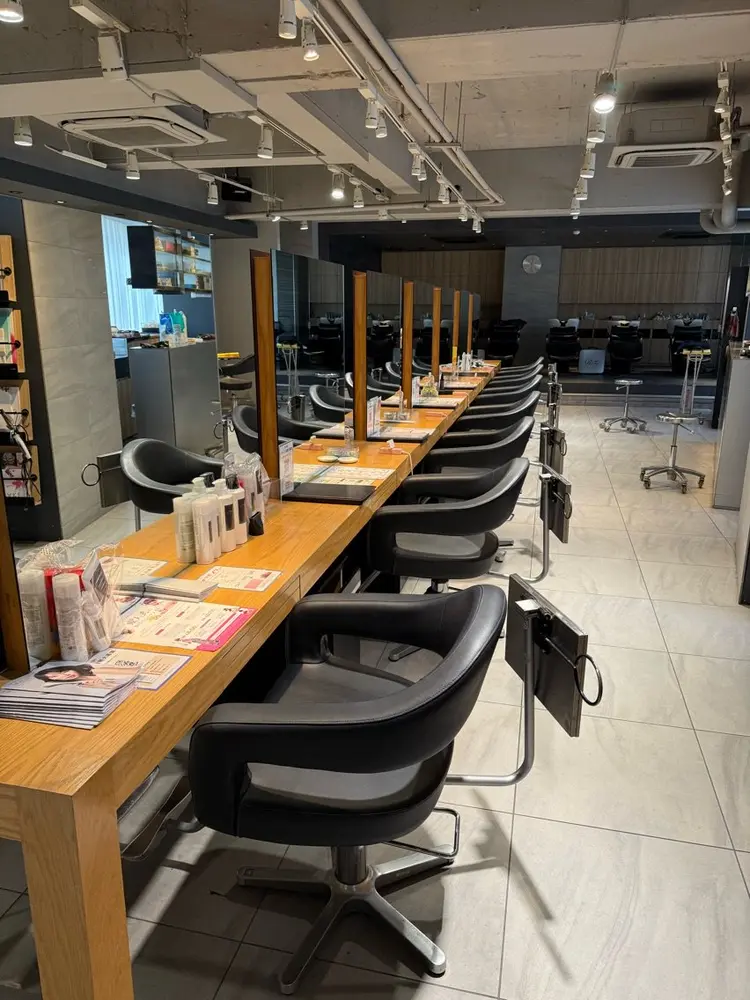 Lee京橋店の内観・外観1