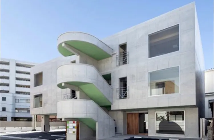 LOUVREの内観・外観1