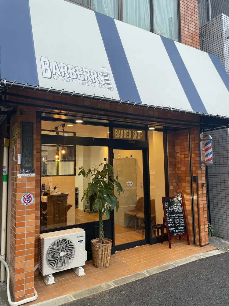 BARBERRS CUT CLUBの内観・外観1