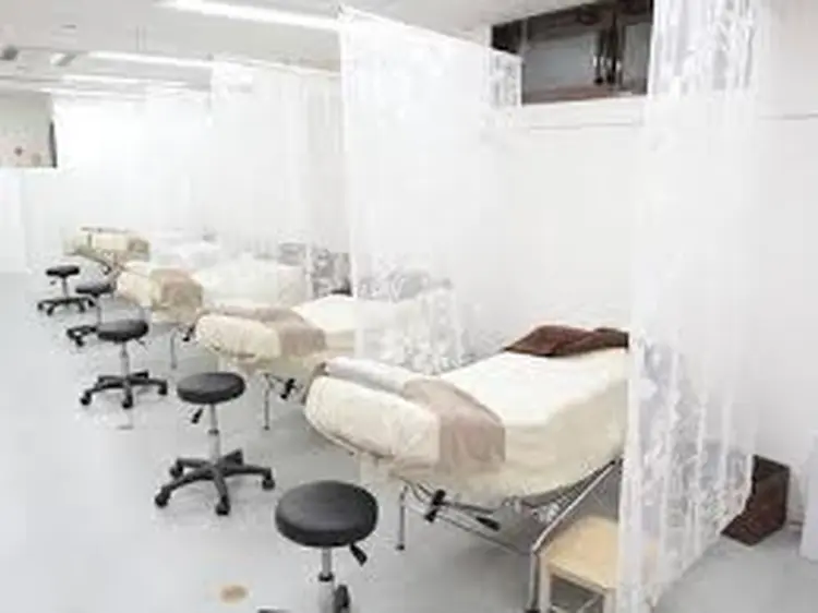 プラスアイ大宮店の内観・外観1