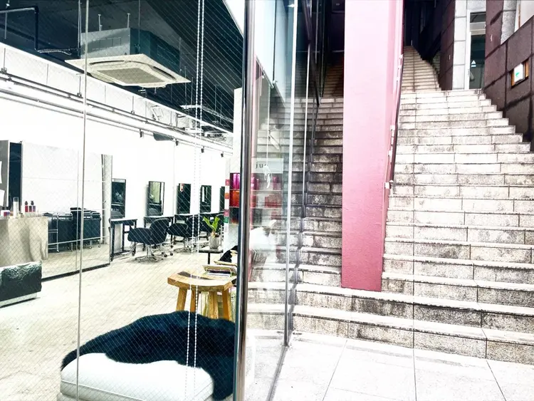 pia hair design yakuinの内観・外観1