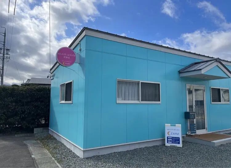 エクシアホワイトニング伊勢店の内観・外観1