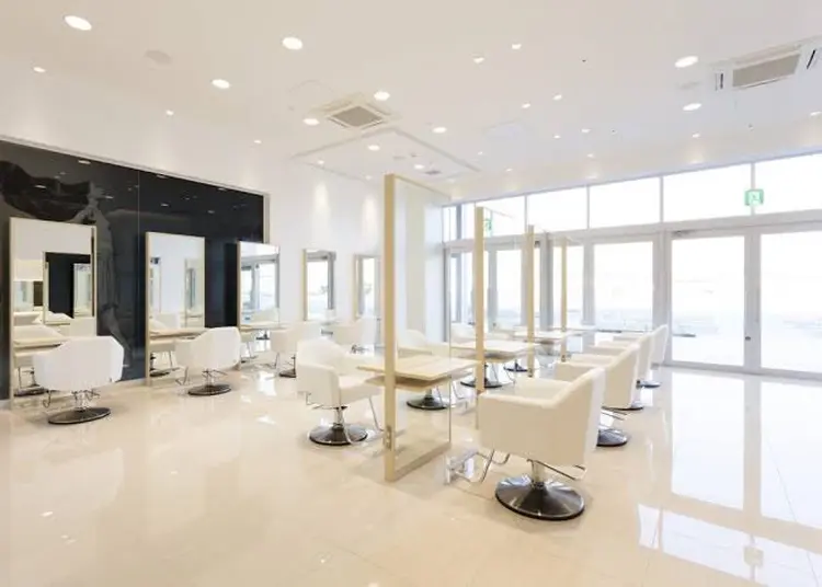 ゼル浦和西口の内観・外観2