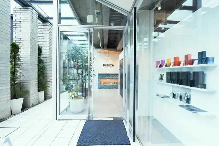 FiiRICHの内観・外観2
