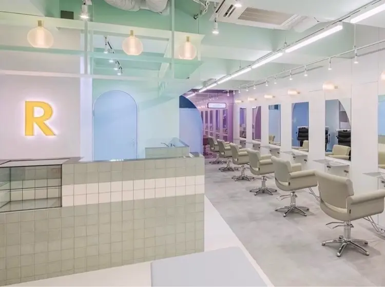 R 横浜【アール】の内観・外観1