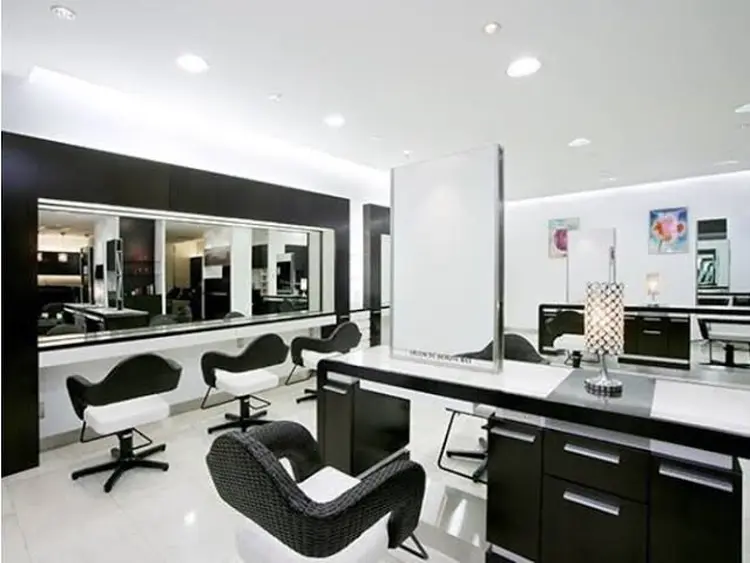 サロンドボーテレイの内観・外観2