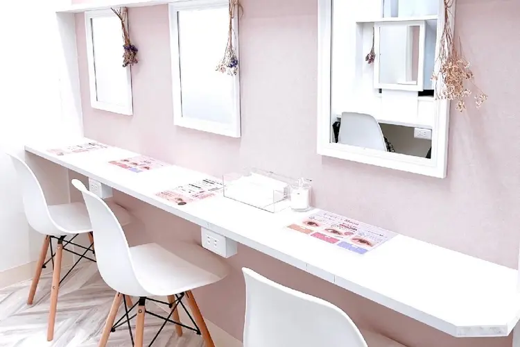 mera 千葉駅前店の内観・外観2