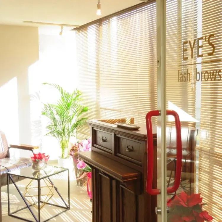 EYE'S lash_browsの内観・外観1