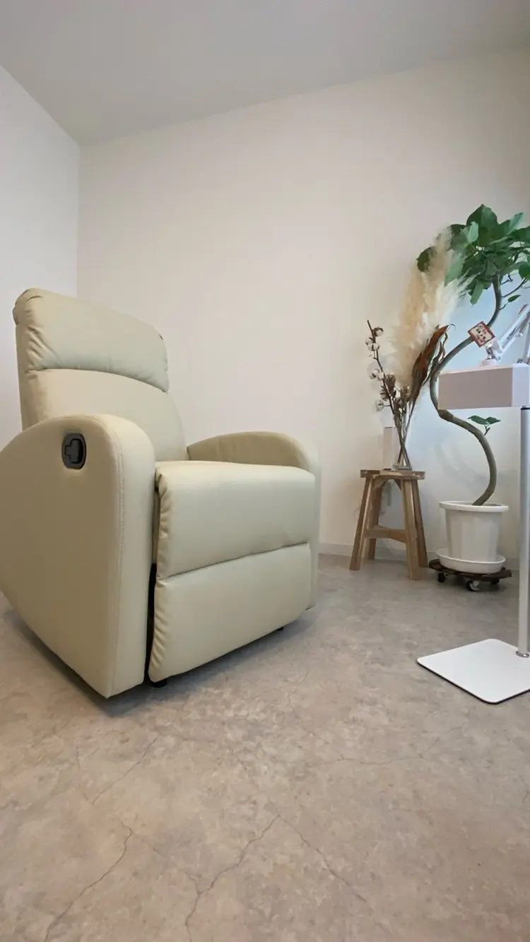 private nail salon emu.の内観・外観2