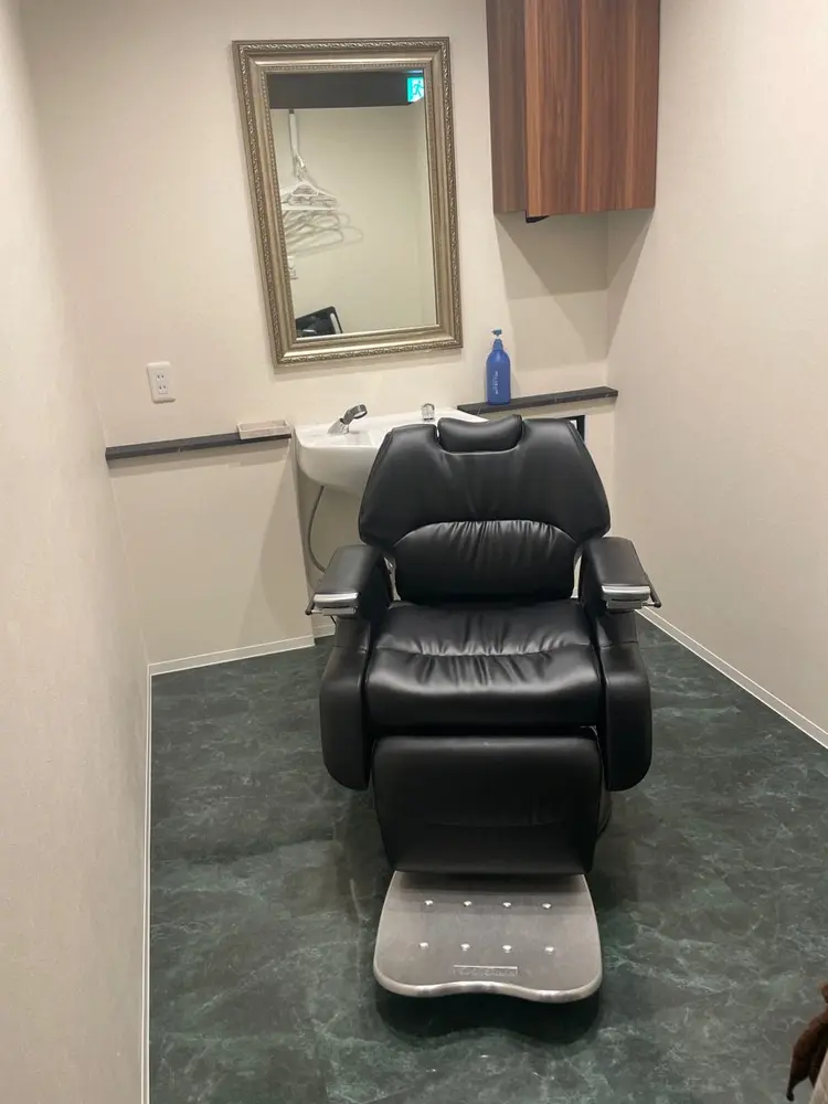 OR BARBERの内観・外観1