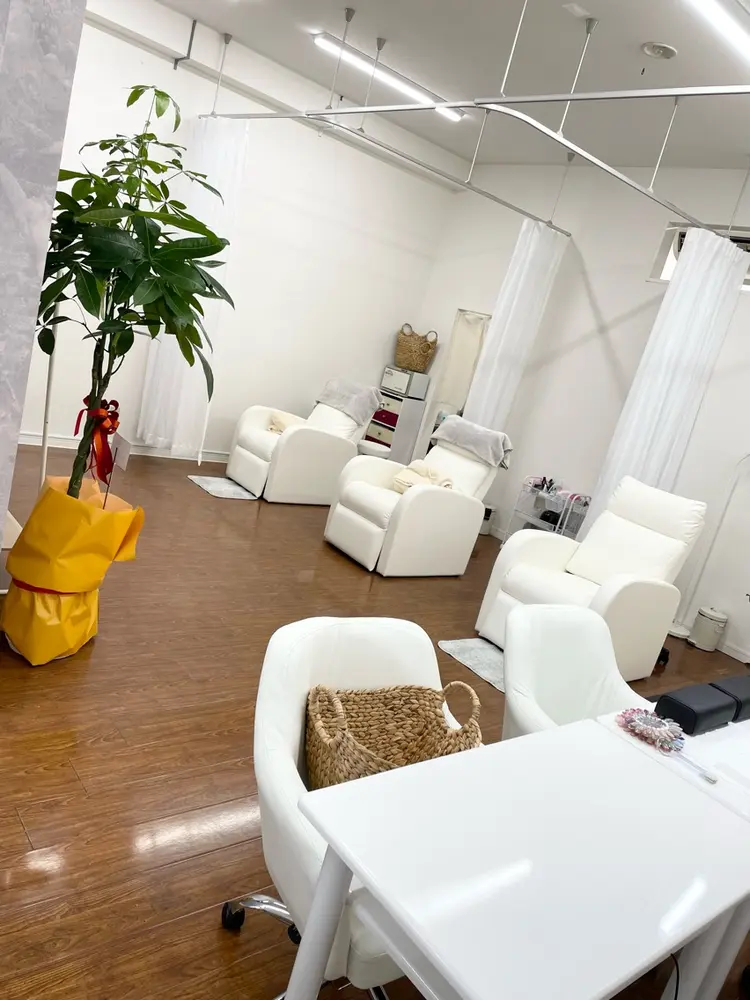 クレアラルーチェ折尾店の内観・外観2