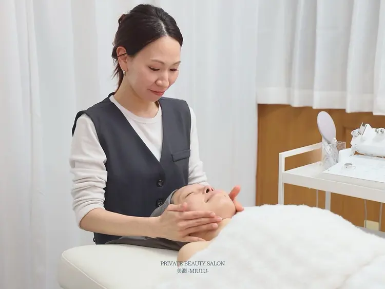 素肌育成・シミケア専門サロン美潤-miulu-の内観・外観3