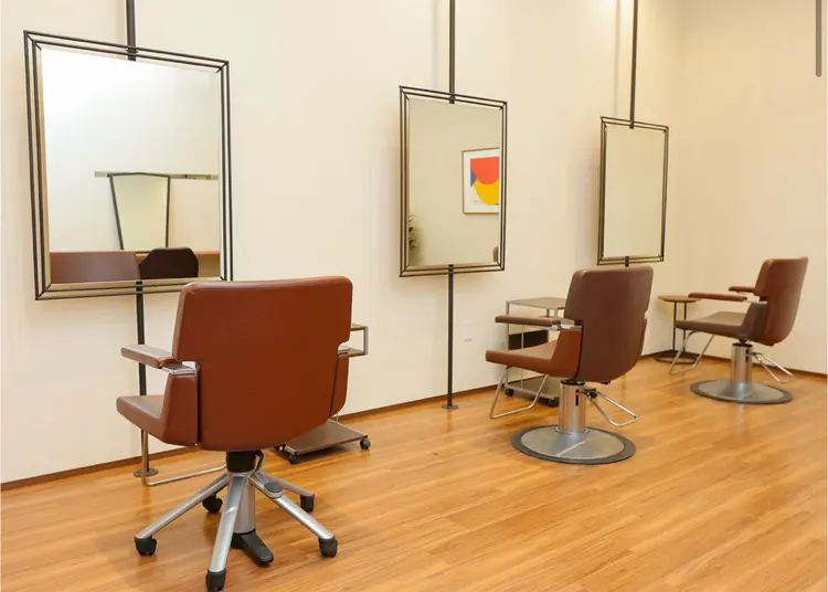 YOU hair lifeの内観・外観1