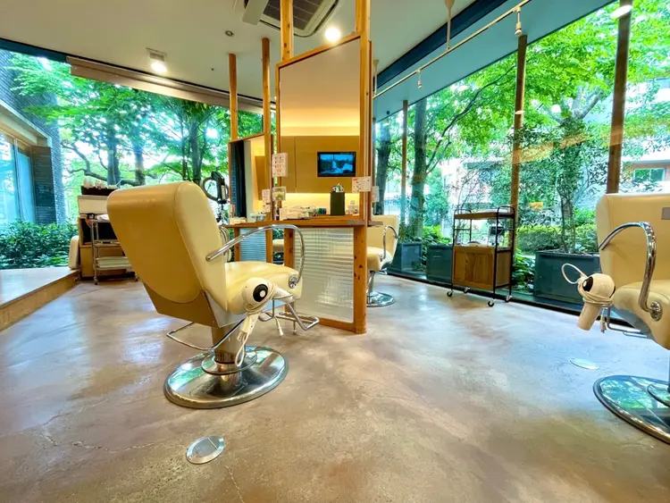 ROOFの内観・外観3