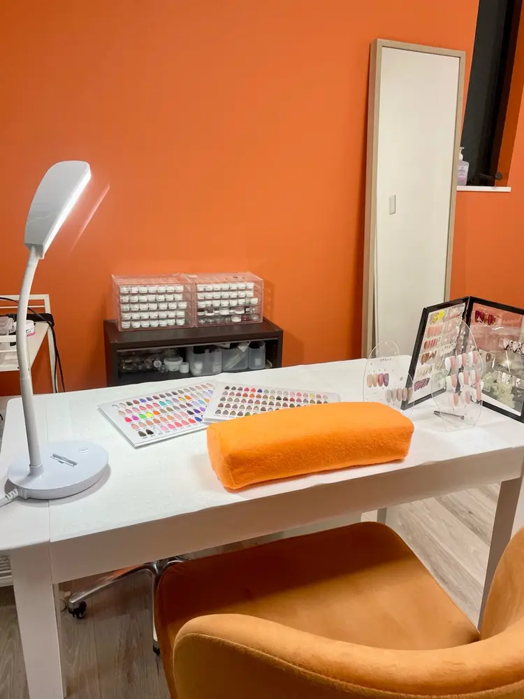 nail salon Mahaloの内観・外観1