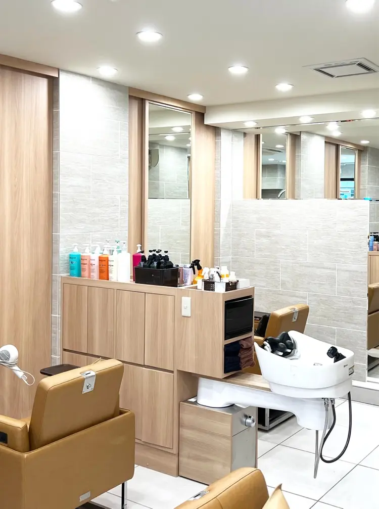 IGREKPARIS 赤羽店の内観・外観2