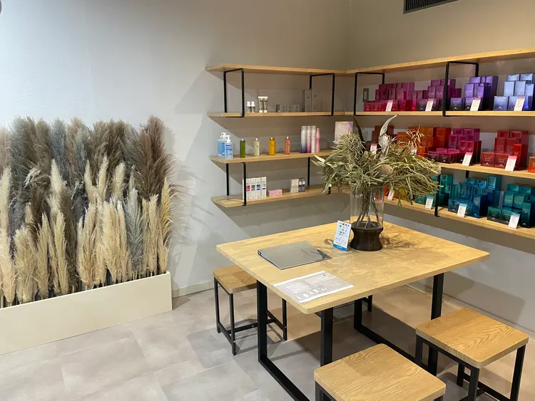 PELE 栄店の内観・外観2