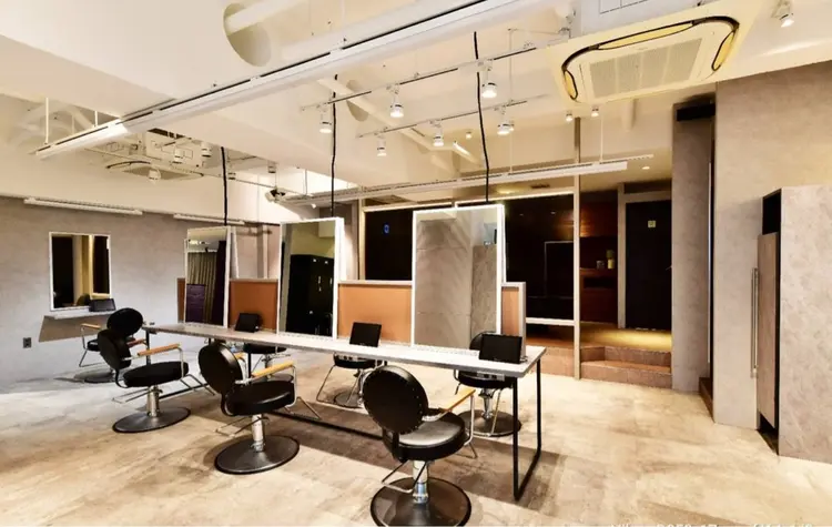 La fith hair room 難波本店の内観・外観3