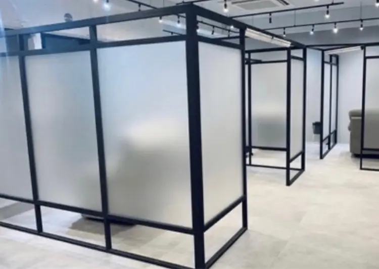 マスターアイブロウの内観・外観2