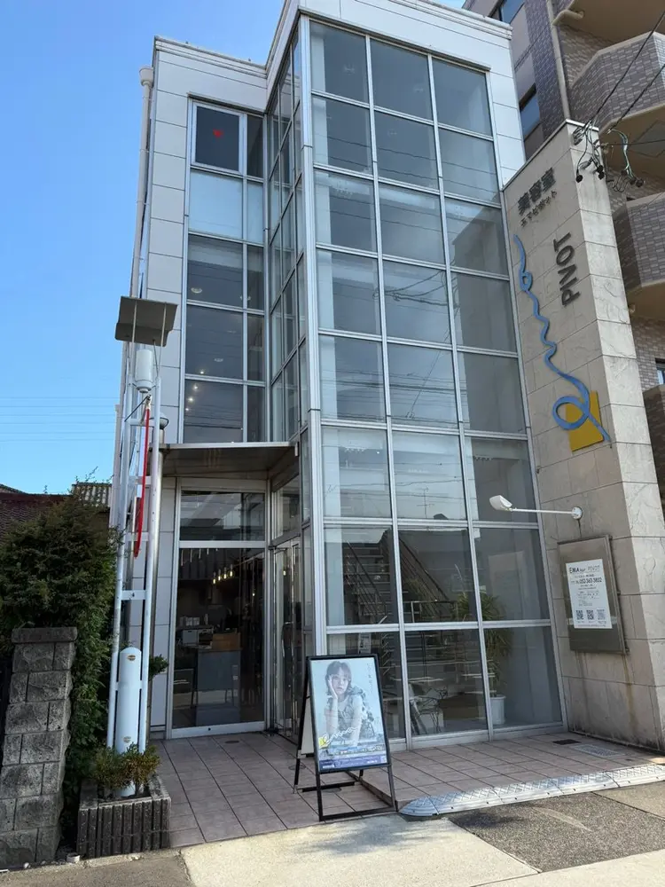 エマ ピボット 中川店の内観・外観1