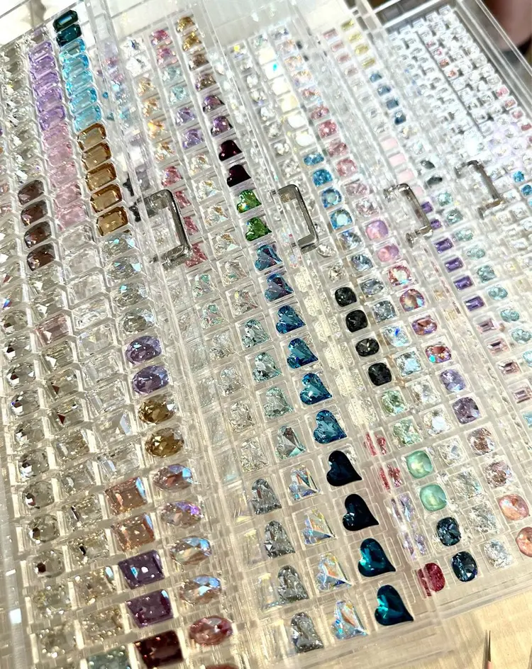 518ネイルサロンの内観・外観1