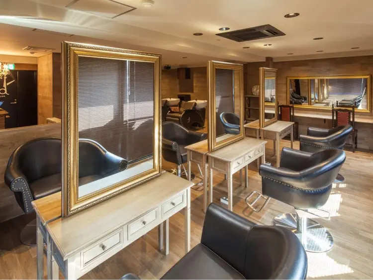 old✂︎【ウイルス管理徹底中❣️】の内観・外観2