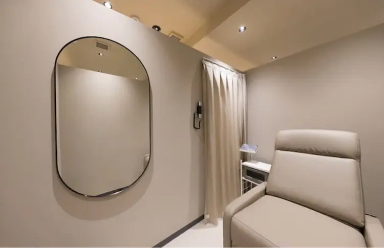 eyebrow salon-ae(アッシュ)の内観・外観2