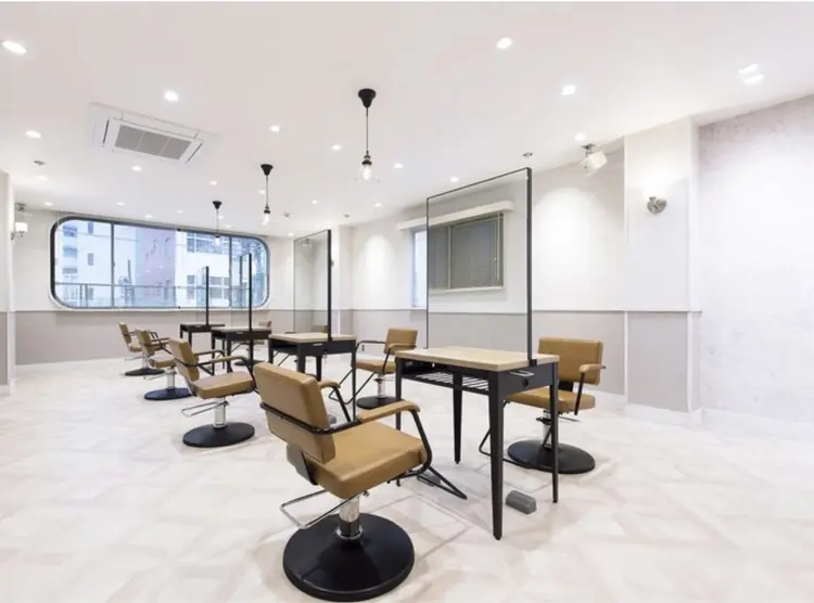 La Bonheur hair Olivier 北千住店の内観・外観2