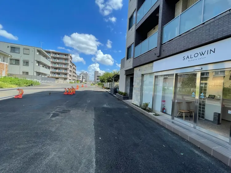 SALOWIN調布店の内観・外観2