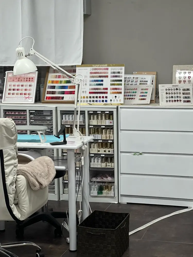 EN nailsalonの内観・外観1