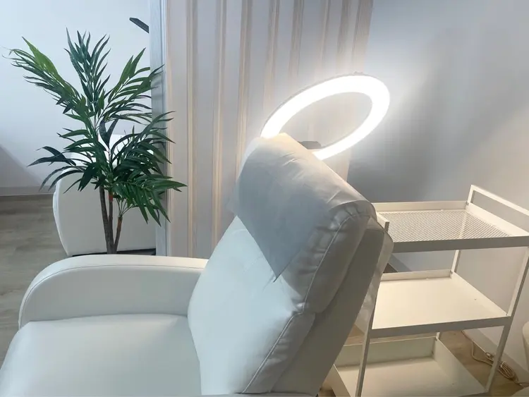 Blisseyes canele 都島店の内観・外観1