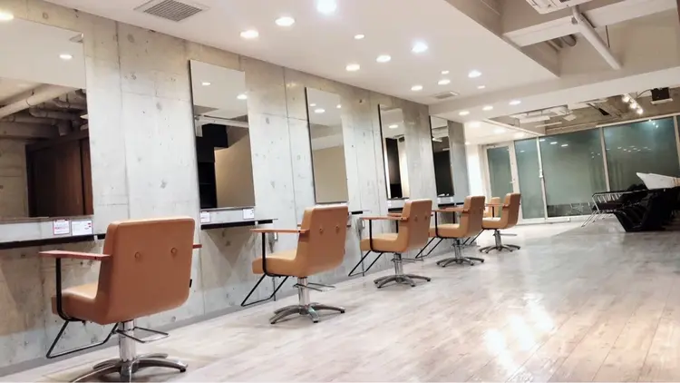 Hair&Make PHATの内観・外観3