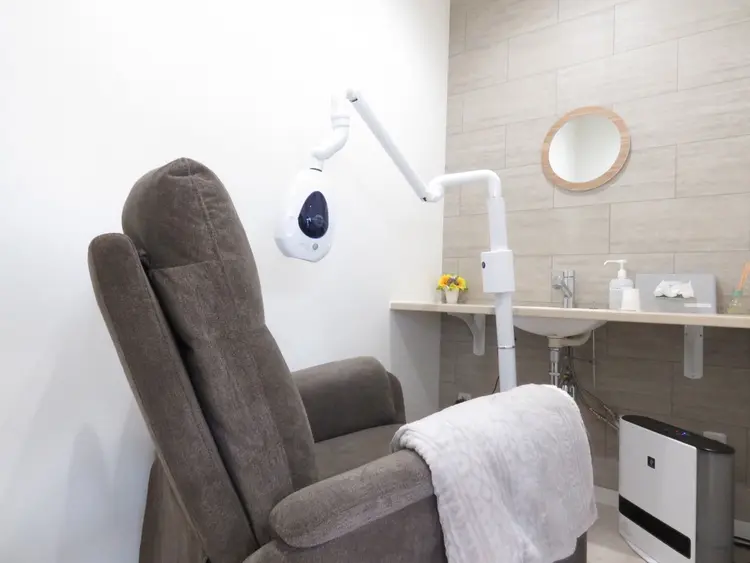 セルフホワイトニング専門店『Luster』の内観・外観2