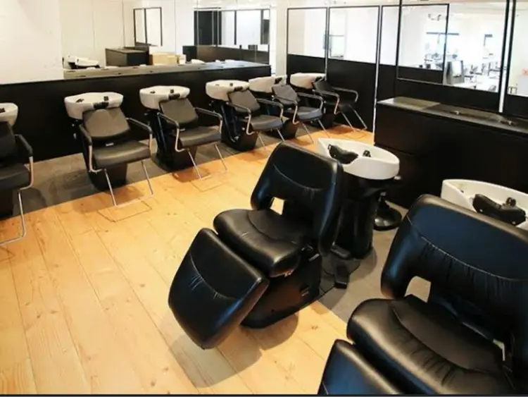 ALBUM 新宿店の内観・外観2