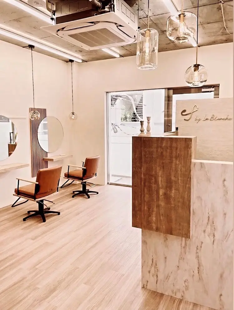 Maison de quatre 大宮店の内観・外観1