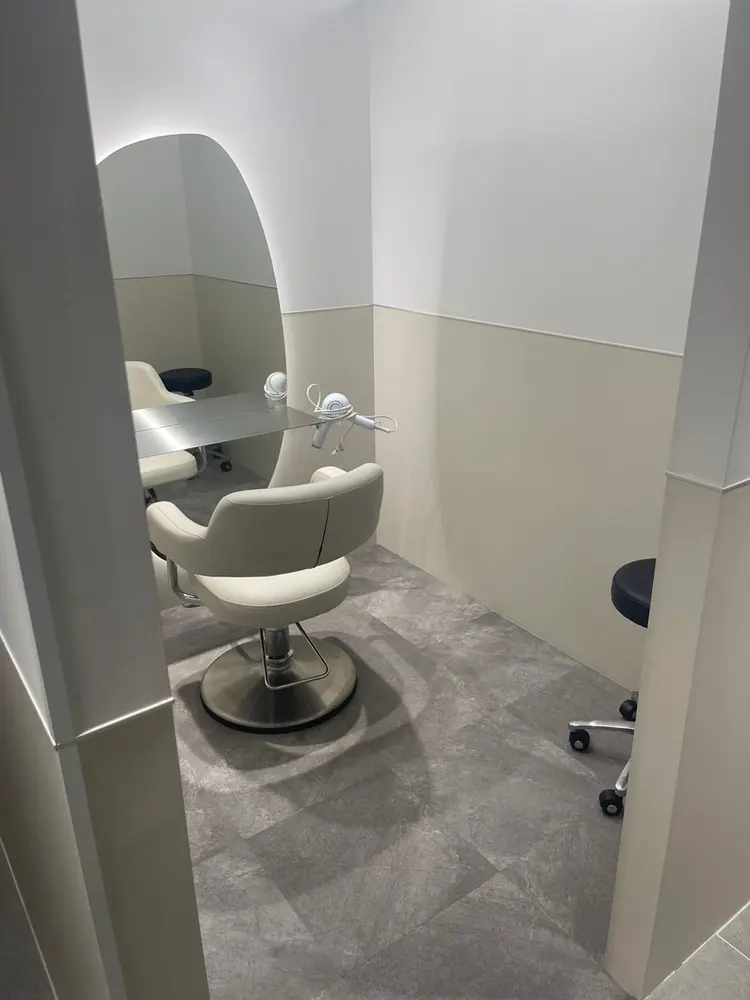 SALOWIN川崎WESTの内観・外観2