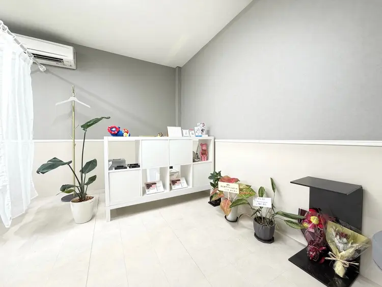 眉毛専門サロンeight（エイト）大阪心斎橋の内観・外観1