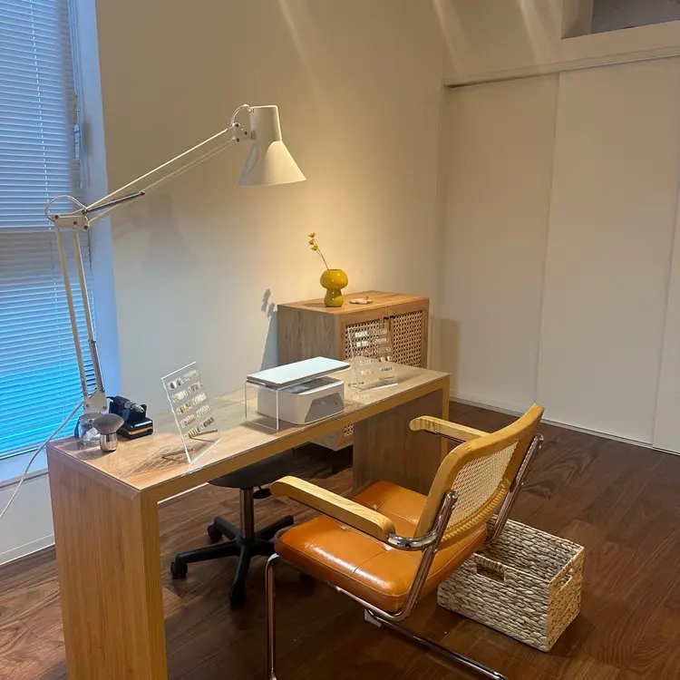 raku nail 浦和店 【ラクネイル】の内観・外観1