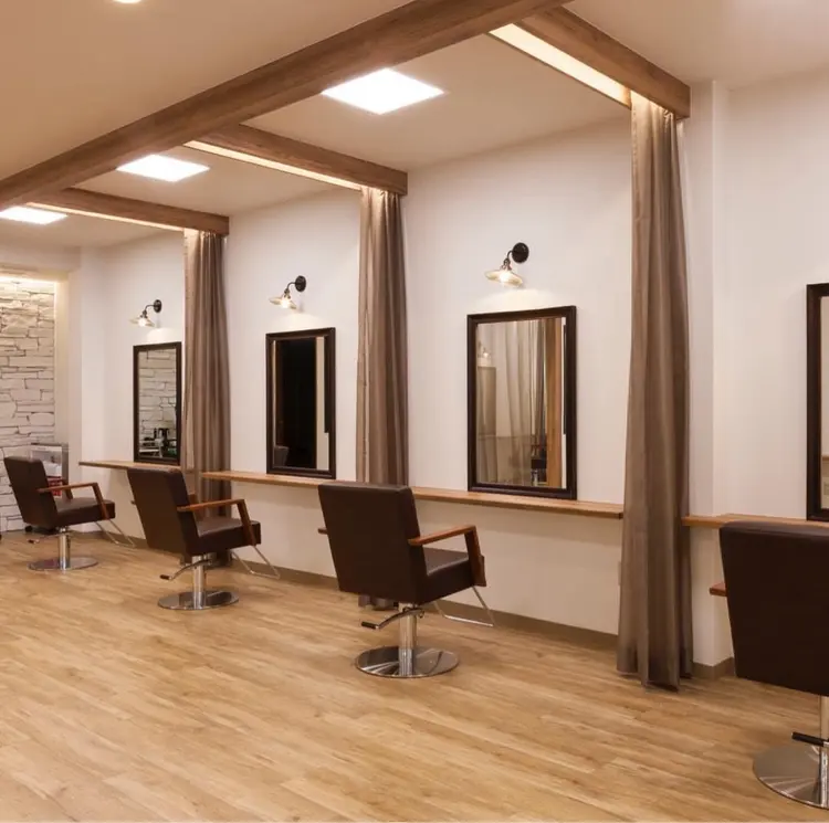 andFINEhairbeauty白楽町エスパーク店の内観・外観1